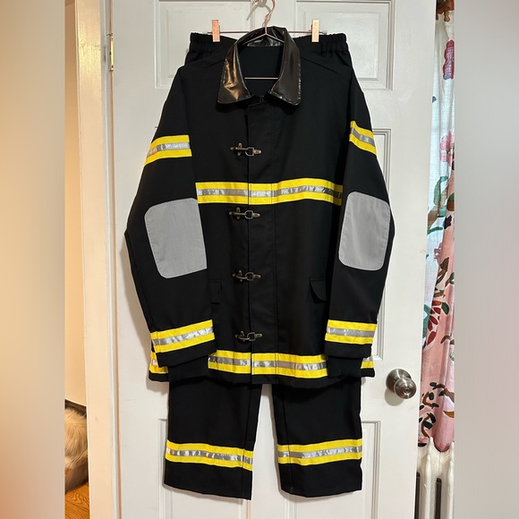 {NYC ABRACADABRA} Black Firefighter Suit Adult Costume size Large 👨‍🚒🚒 - Picture 2 of 16